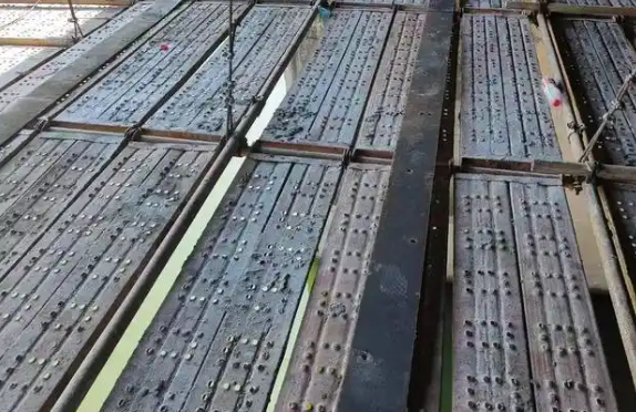 武威碳纤维加固在木结构方面的作用有哪些？